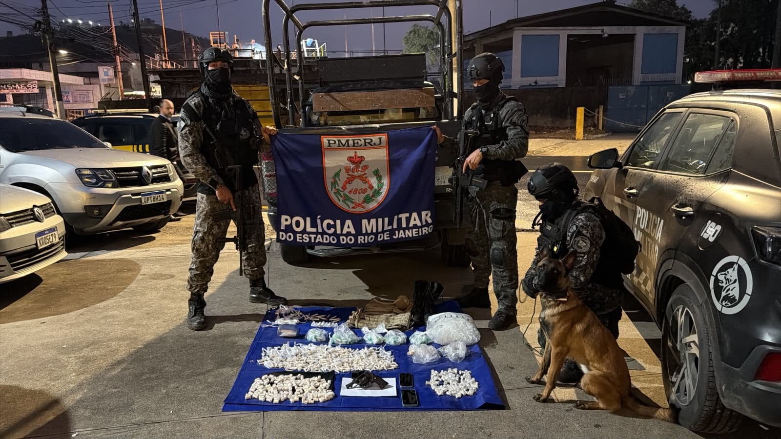 Operação do BAC prende quatro pessoas, apreende arma e drogas em Barra Mansa