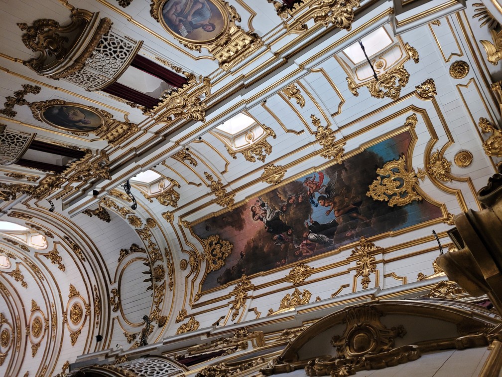 Teto da Igreja de Nossa Senhora do Carmo da Antiga Sé, no Centro do Rio de Janeiro — Foto: Cristina Boeckel/ g1