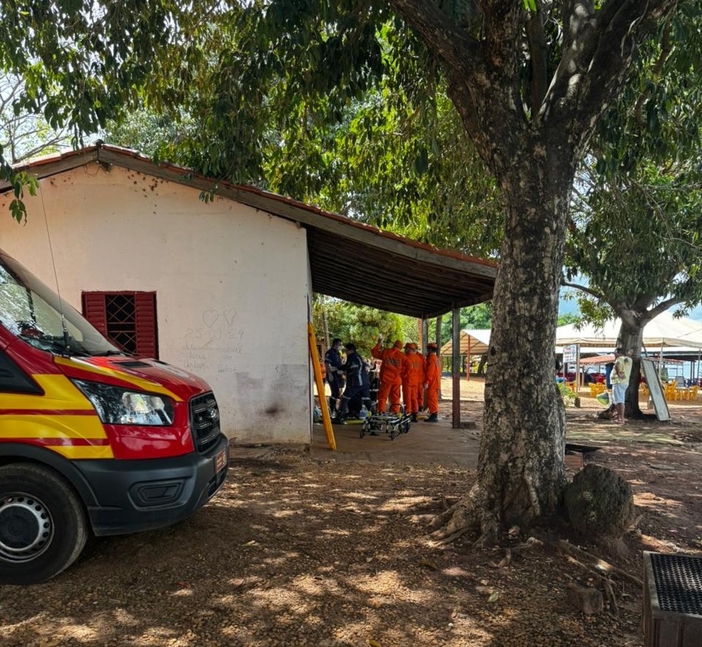 Bombeiros foram chamados para atender caso de afogamento na praia do Prata, em Palmas — Foto: Divulgação/Corpo de Bombeiros