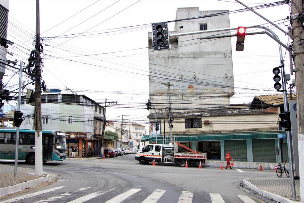 Semáforos inteligentes tem o objetivo de melhorar a fluidez do trânsito na cidade — Foto: Divulgação 