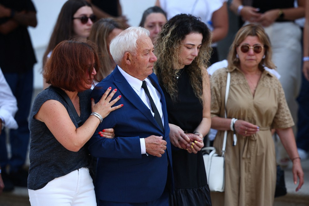 Começa funeral de Diogo Jota e irmão em Portugal | Mundo | G1
