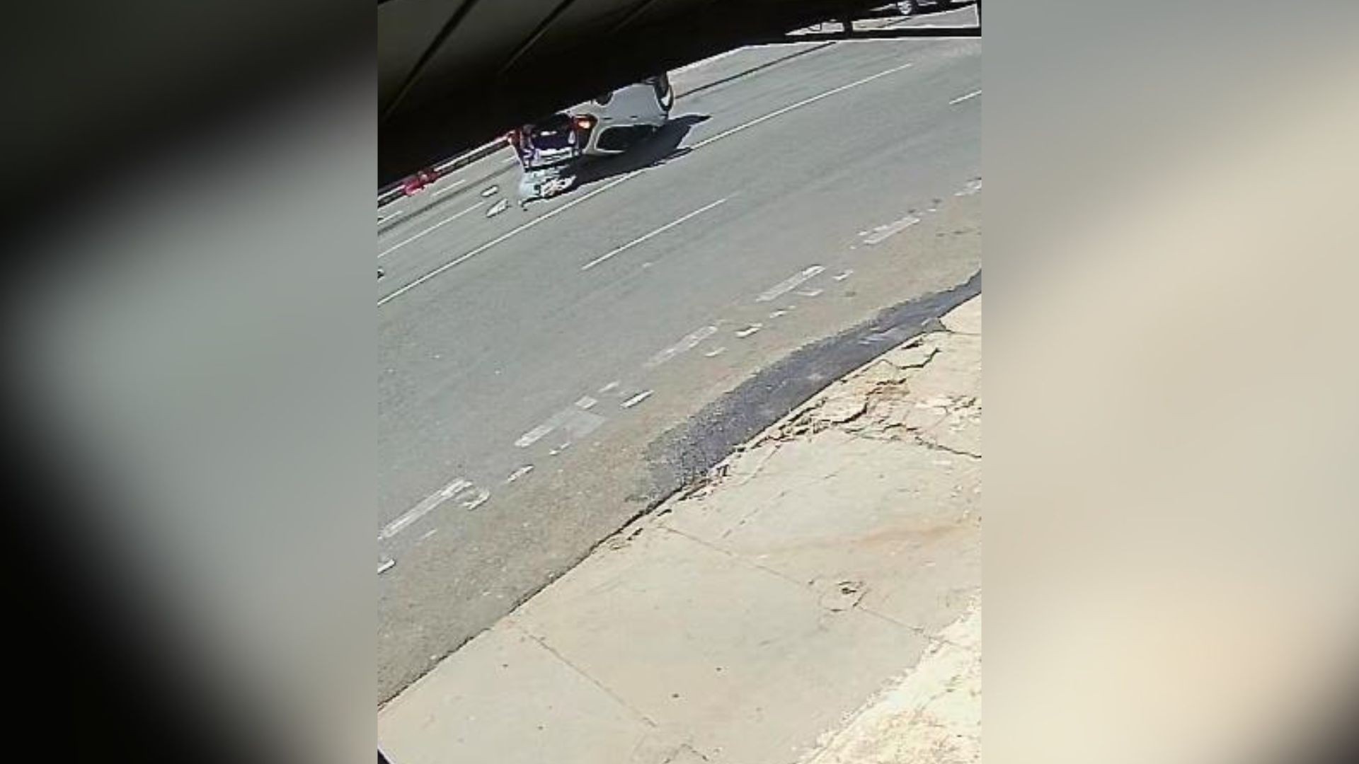 VÍDEO: motorista fura parada obrigatória e provoca capotamento em Uberlândia