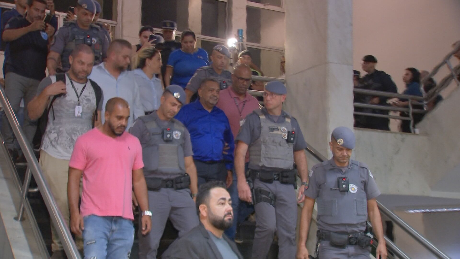 Tumulto, atraso e tentativa de prisão: sessão que votaria cassação do prefeito de Campo Limpo Paulista é adiada; entenda