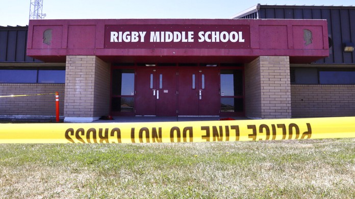 Menina de 12 anos abre fogo em escola de Idaho e é desarmada por