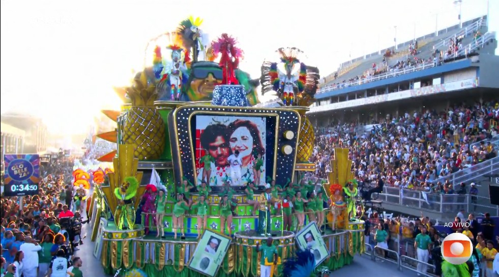 E o rock de Cazuza veste a camisa do samba no Carnaval de São Paulo...