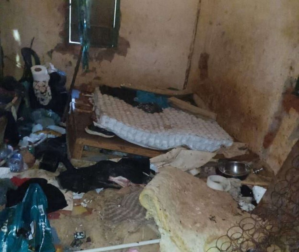 Quarto da idosa — Foto: Polícia Civil/Divulgação