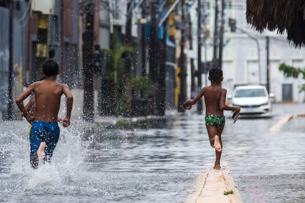 Registro de chuvas em Fortaleza em 2023. — Foto: Thiago Gadêlha/SVM