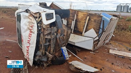 Três pessoas ficam feridas em acidente de trânsito envolvendo ambulância no interior do TO