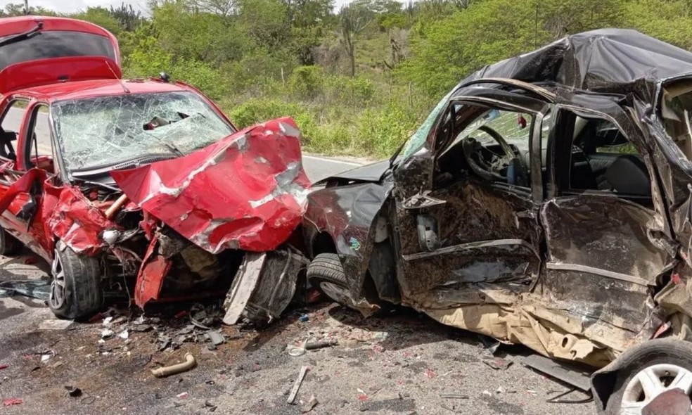 Três pessoas morrem em acidente na BA-416 — Foto: Raimundo Mascarenhas/Calilanoticias