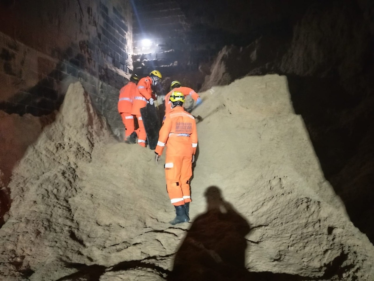 Trabalhador morre ao cair dentro de silo de serragem em fábrica de tijolos da Grande BH