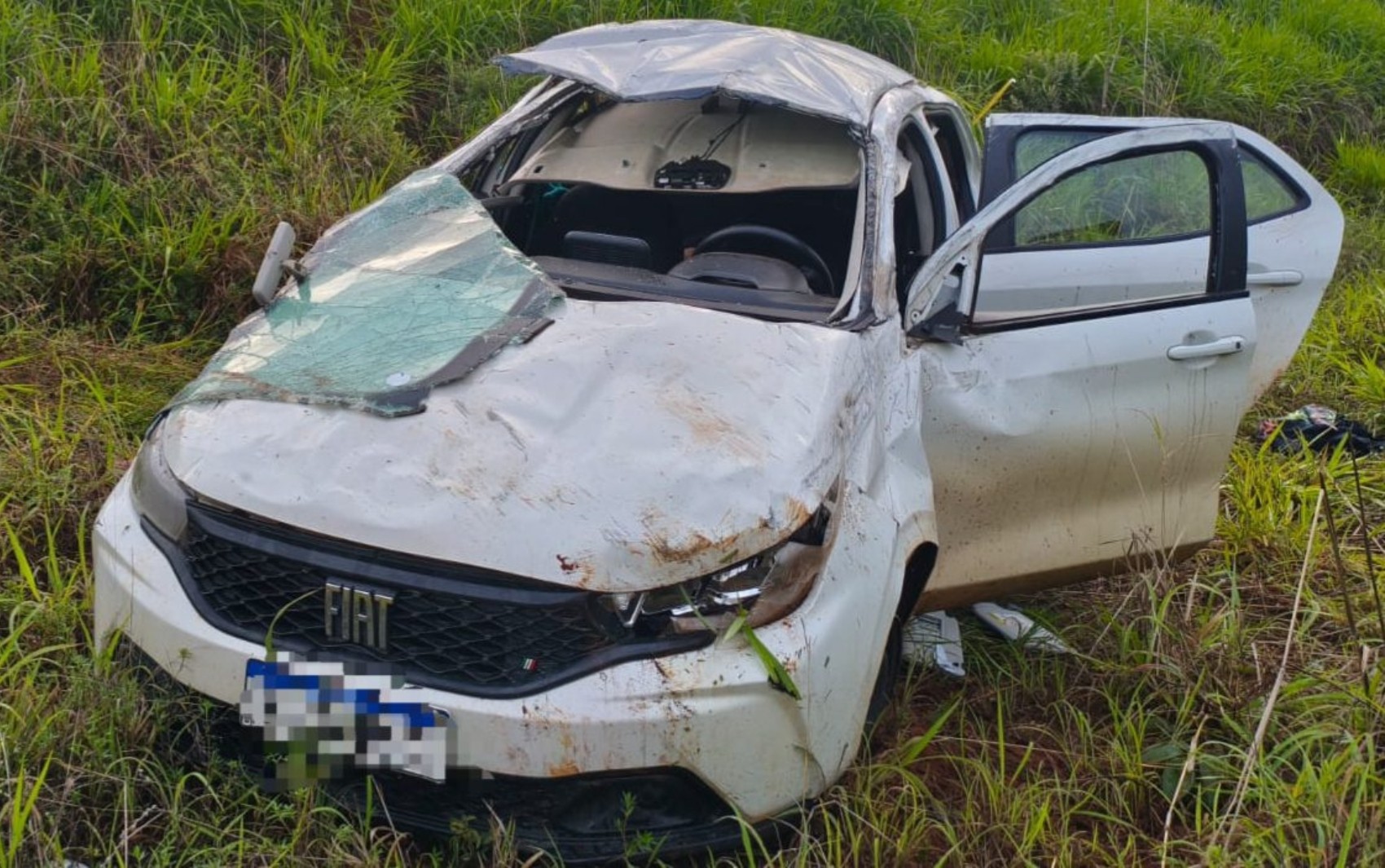 Adolescente morre após carro capotar na GO-504, em Catalão
