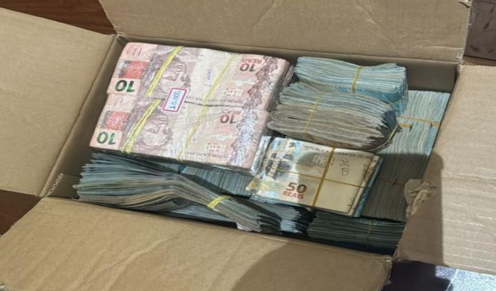 Operação contra policiais que cobravam propina de contrabandistas. — Foto: Reprodução