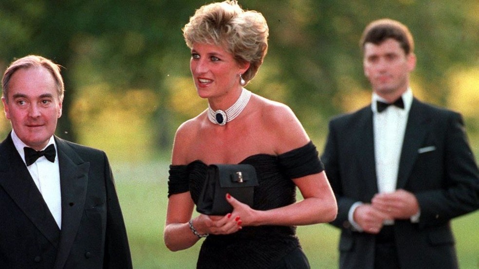 A princesa de Gales usou o vestido durante um jantar beneficente, causando forte reação da imprensa — Foto: Martin Keene/PA Wire