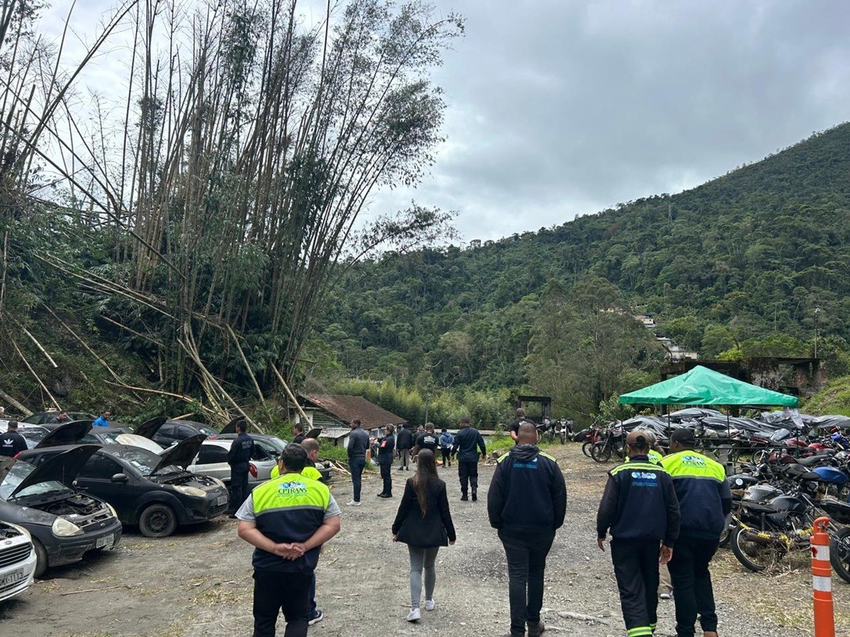 CPTrans realiza leilão de veículos apreendidos em Petrópolis nesta quarta-feira