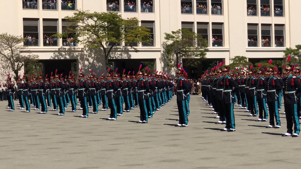 Exército lança concurso público para oficiais de nível superior - Concursos