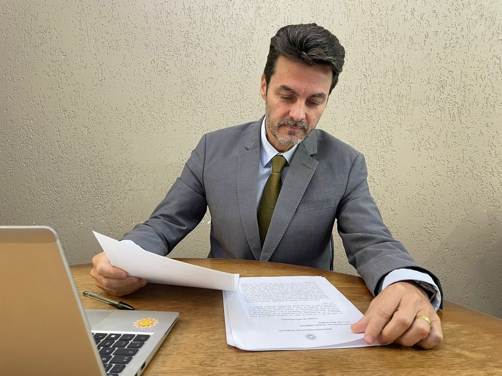 Procurador do Ministério Público do Trabalho, Gustavo Rizzo Ricardo, ouviu a vítima e diversas testemunhas em Itapetininga (SP) — Foto: Carla Monteiro/g1