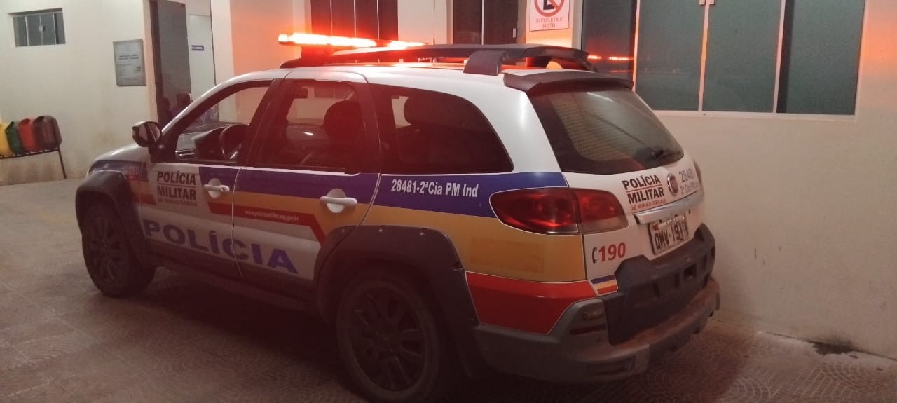 Jovem é preso após exigir R$ 9 mil dos pais e ameaçar colocar fogo na casa em Curral de Dentro