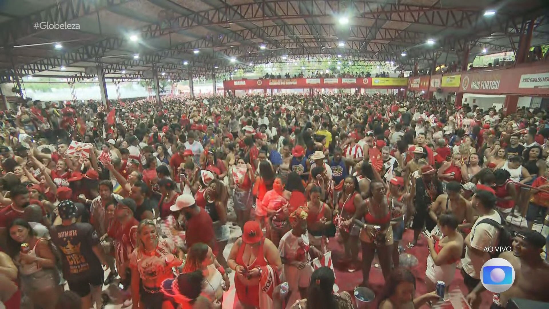 Comemoração do título lota quadra da Viradouro; FOTOS