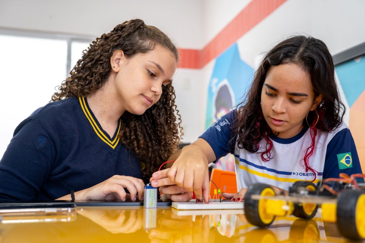 Ensino Fundamental e Médio com Robótica Educativa