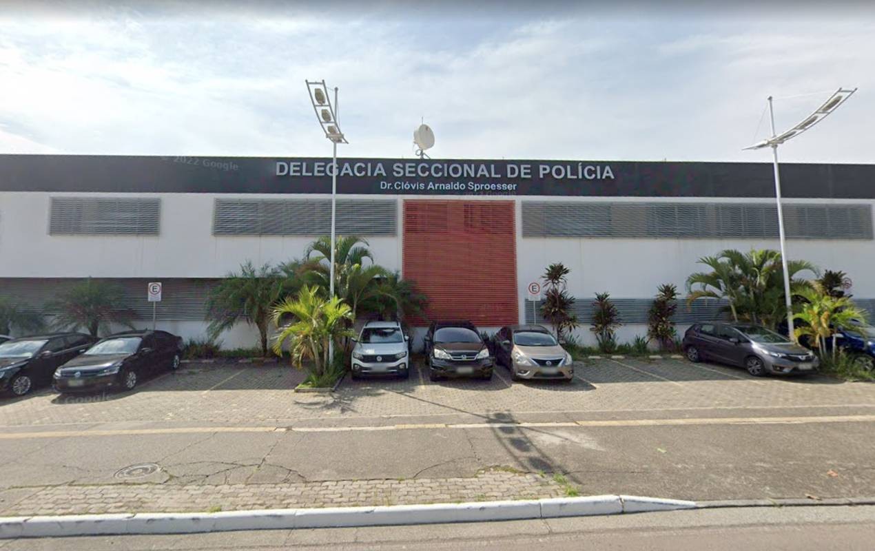 Dupla invade obra, faz funcionários reféns e leva máquina avaliada em mais de R$ 600 mil em Jundiaí