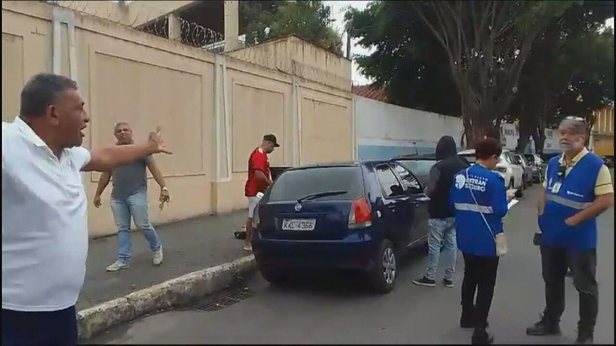 Zito, Ex-prefeito De Duque De Caxias, Bate-boca Com Agentes Do Detran ...