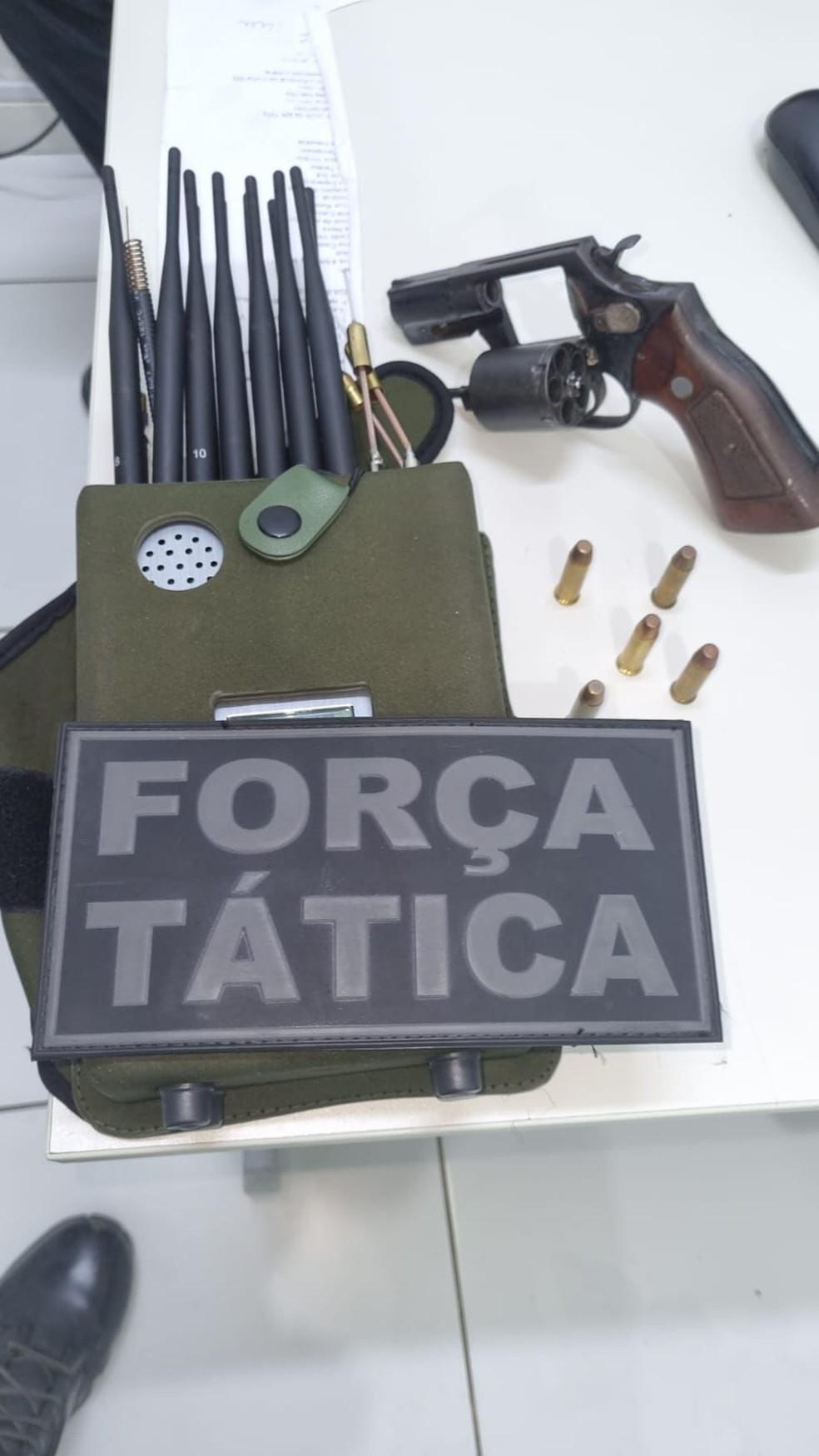 Arma apreendida por suspeitos em Parnamirim — Foto: PMRN/Divulgação