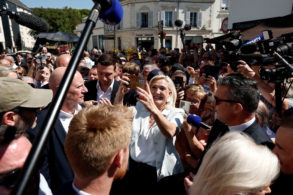 Le Pen inicia campanha eleitoral à Presidência da França um dia após ter condenação confirmada
