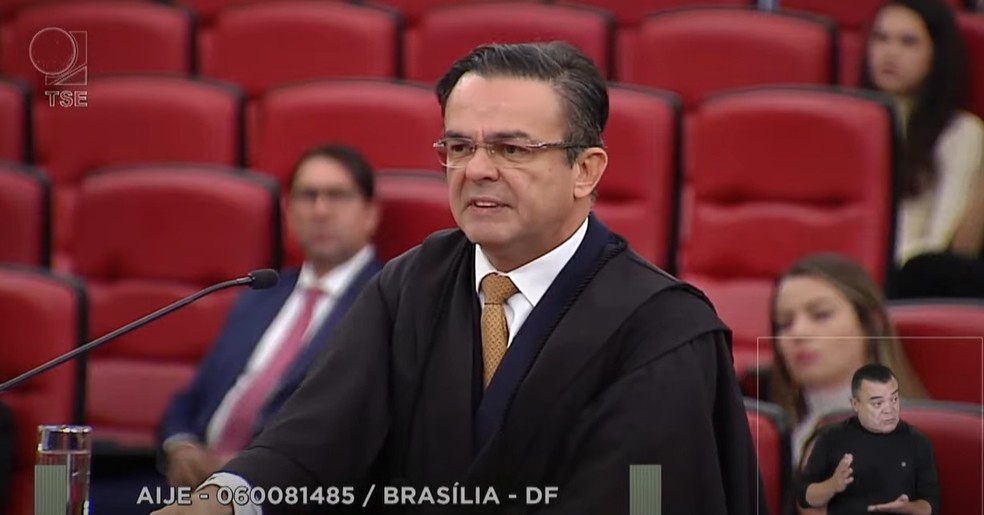 Walber Agra, advogado do PDT, fala durante o julgamento no TSE — Foto: Reprodução/ TV Justiça