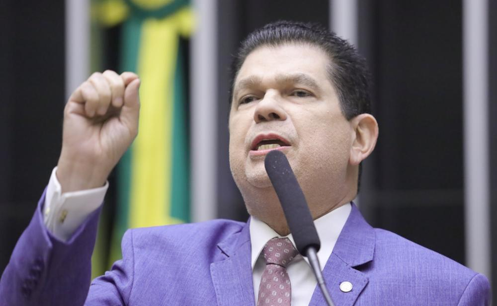 Relator da proposta, deputado Mauro Benevides Filho (PDT-CE). — Foto: Mario Agra/Câmara dos Deputados