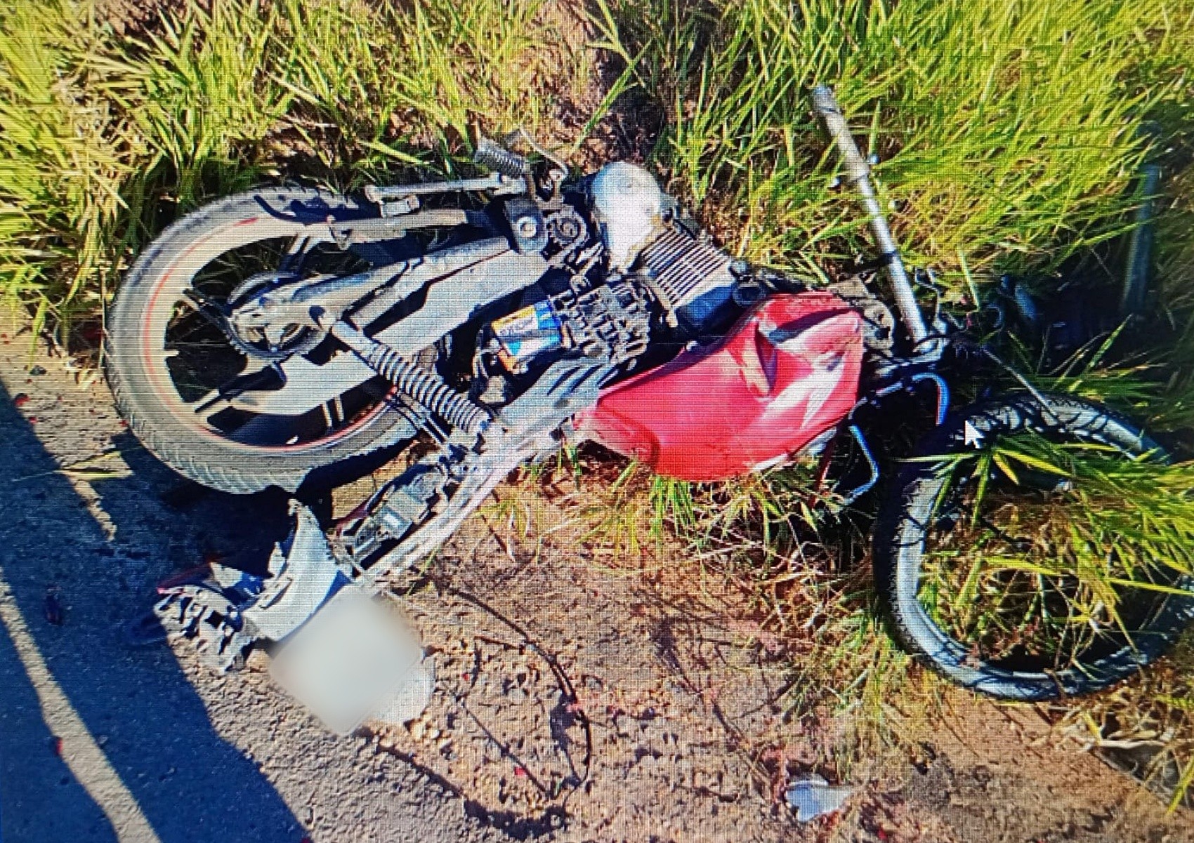 Acidente entre carro e moto em São José do Alegre deixa um morto e um ferido