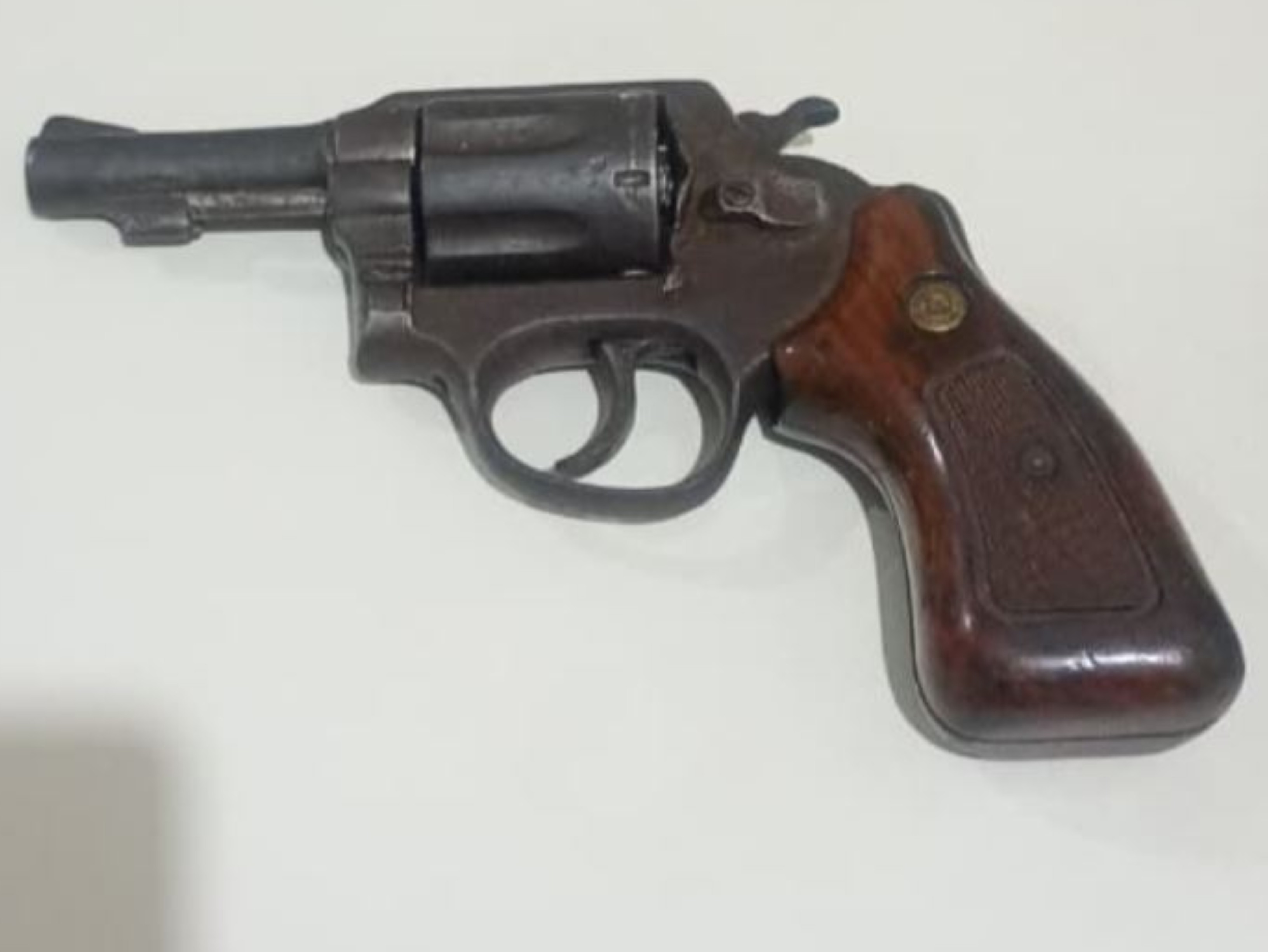 Homem é preso com revólver calibre 38 que seria levado a região de garimpo em Roraima