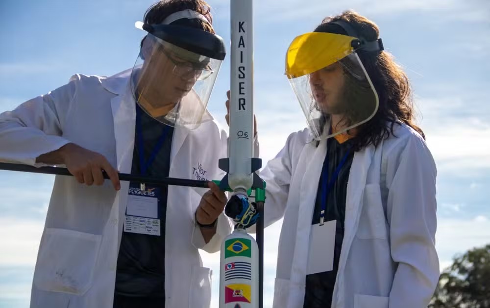 Estudantes do interior de SP constroem foguete, quebram recorde e vencem competição nacional: 'Missão cumprida'