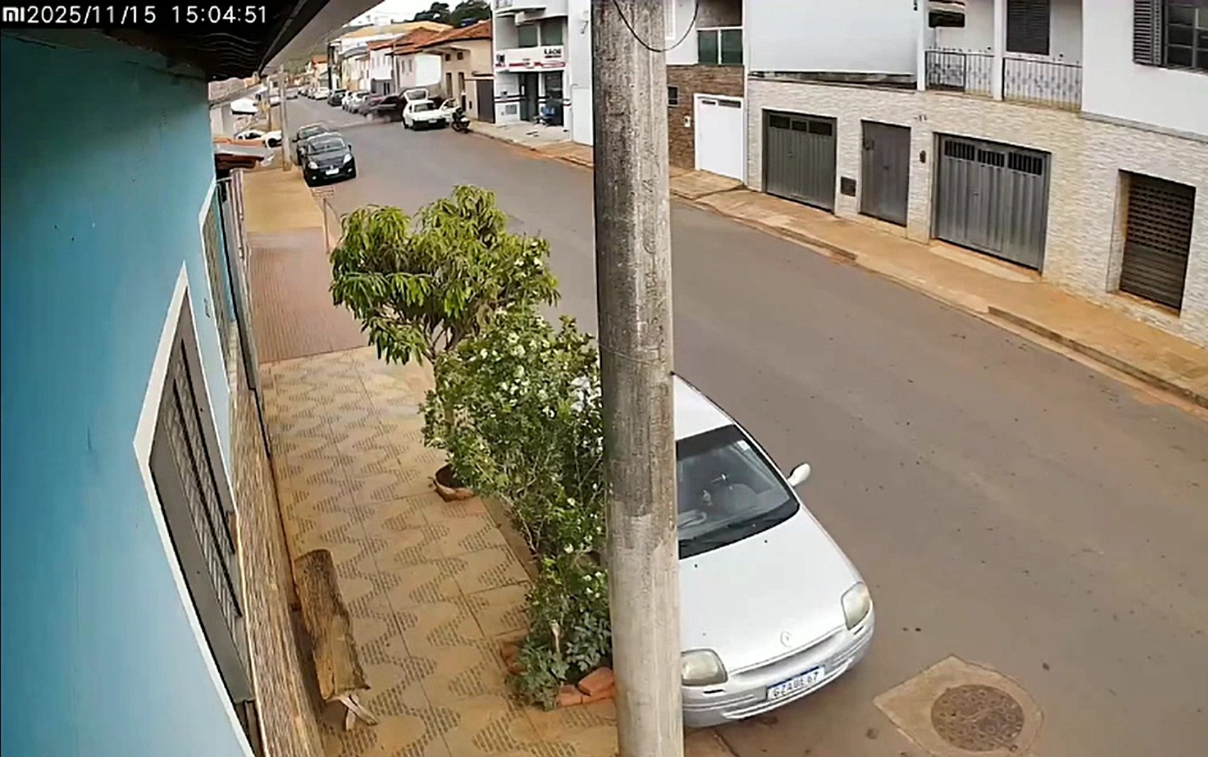 VÍDEO: Idoso morre após ser atingido por caminhonete em esquina de comércio em Ilicínea, MG