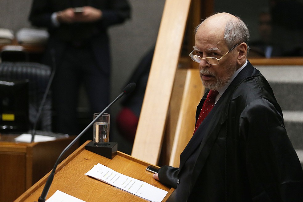 Sepúlveda Pertence durante julgamento do mérito do habeas corpus preventivo do então ex-presidente Lula — Foto: José Cruz/Agência Brasil