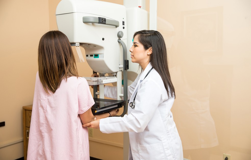 Pesquisa mostrou que a inteligência artificial detectou 20% mais cânceres em comparação com a dupla leitura da mamografia por dois radiologistas — Foto: shutterstock
