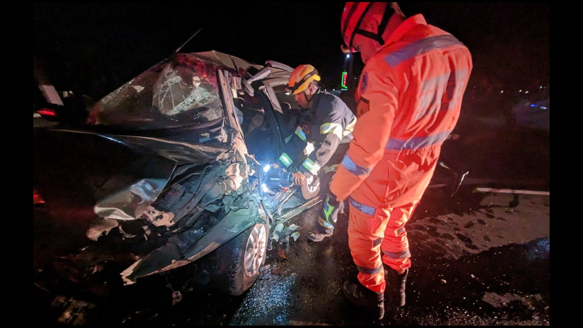 Acidente em rodovia de Guaxupé (MG) deixa oito mortos e dois feridos — Foto: Corpo de Bombeiros
