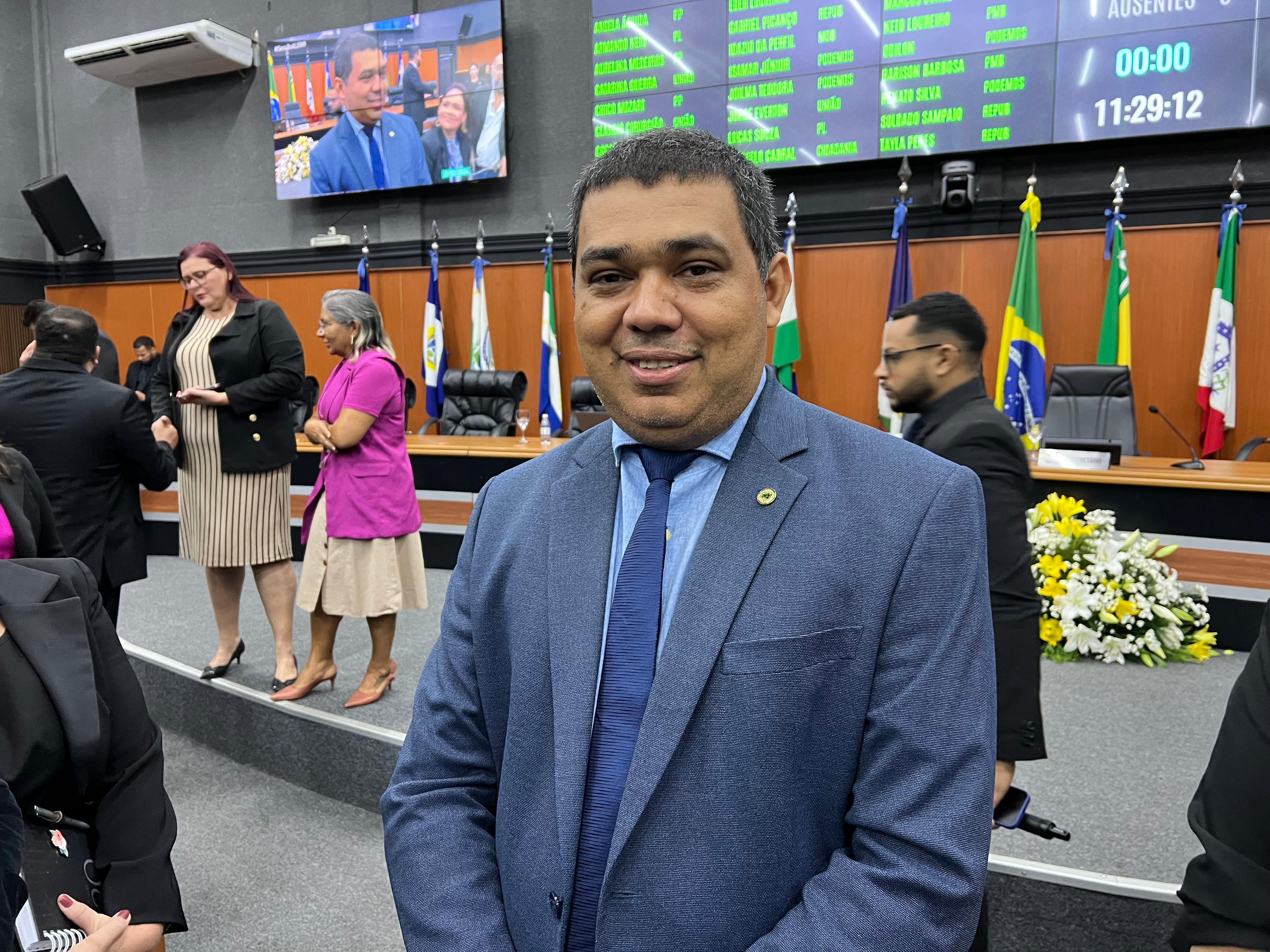 Soldado Sampaio é reeleito por unanimidade presidente da Assembleia Legislativa de Roraima 