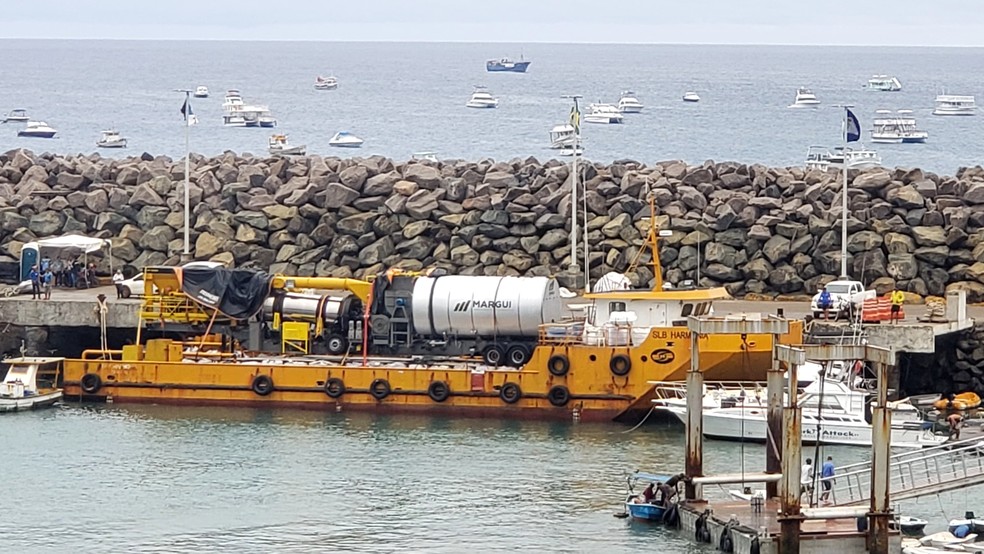 Será realizada uma operação especial para retirar a usina do navio — Foto: Ana Clara Marinho/TV Globo