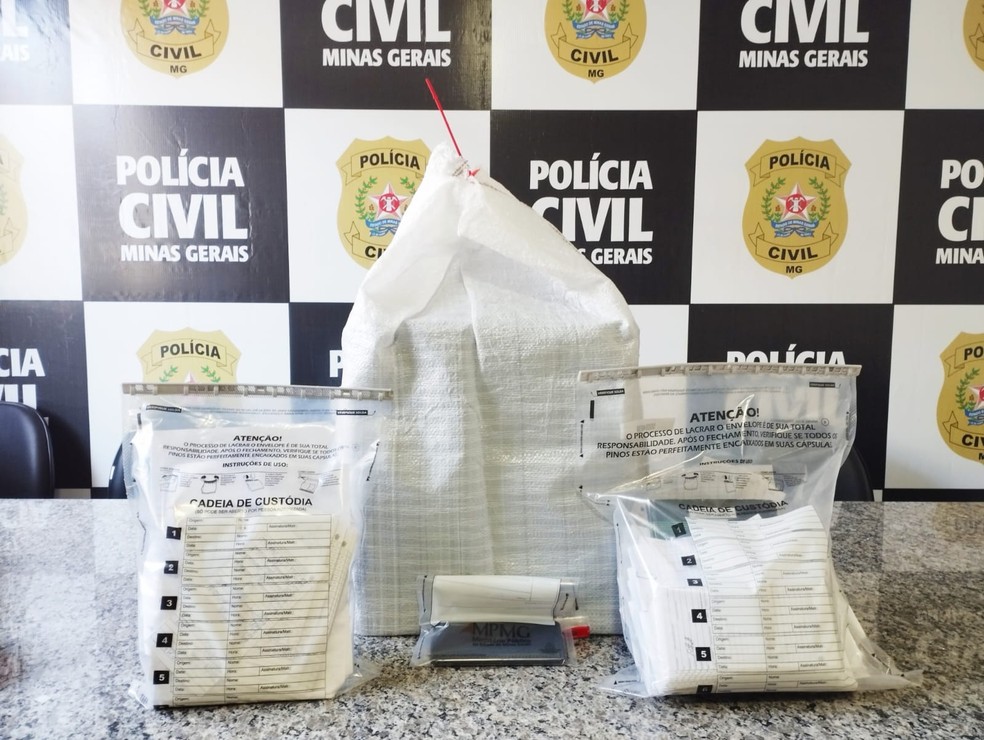 Documentos foram apreendidos na Prefeitura de Formiga e serão periciados — Foto: Promotoria de Justiça/Divulgação