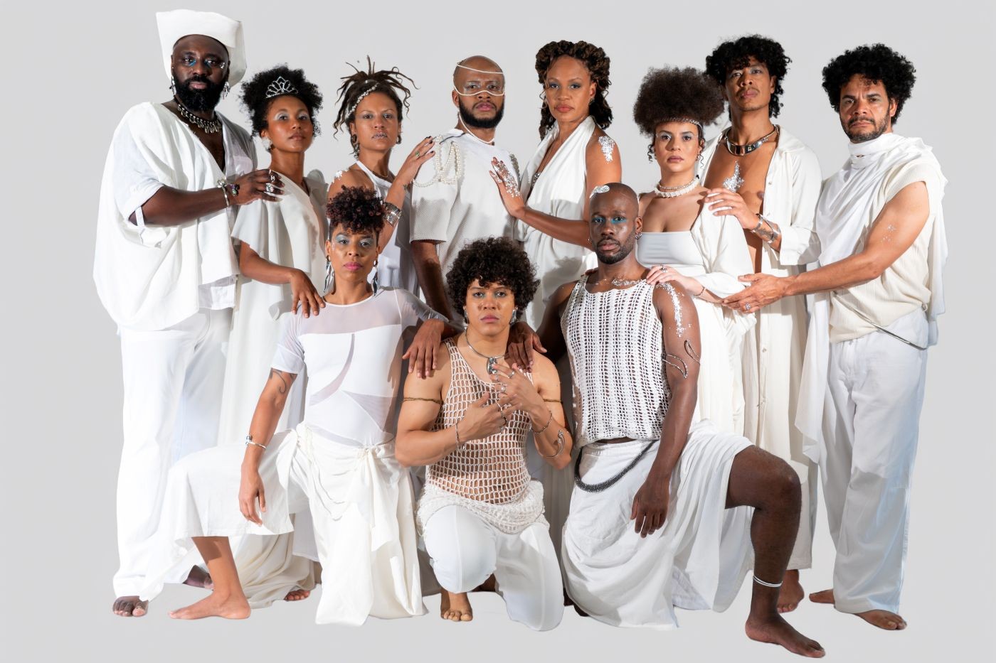 Além dos palcos, festival promove formação e crítica teatral