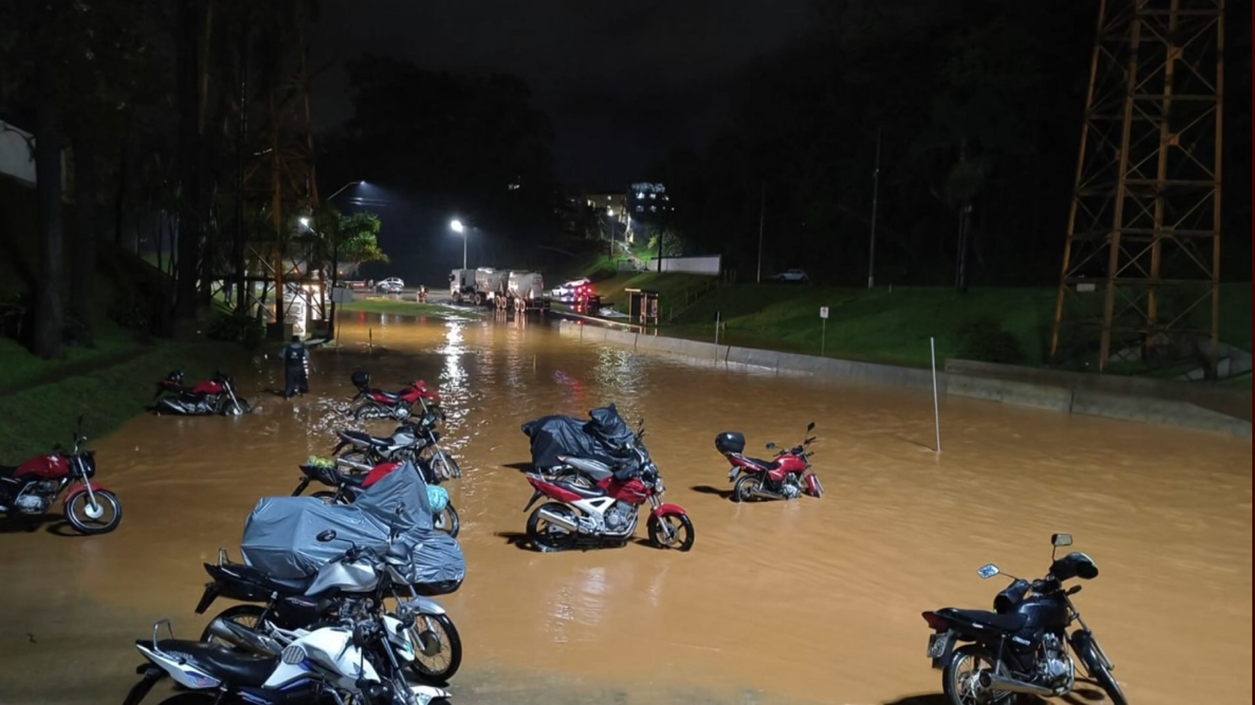 Até quando vão as chuvas no Paraná? Estado está sob alerta vermelho de tempestades severas com chances de tornados e granizo