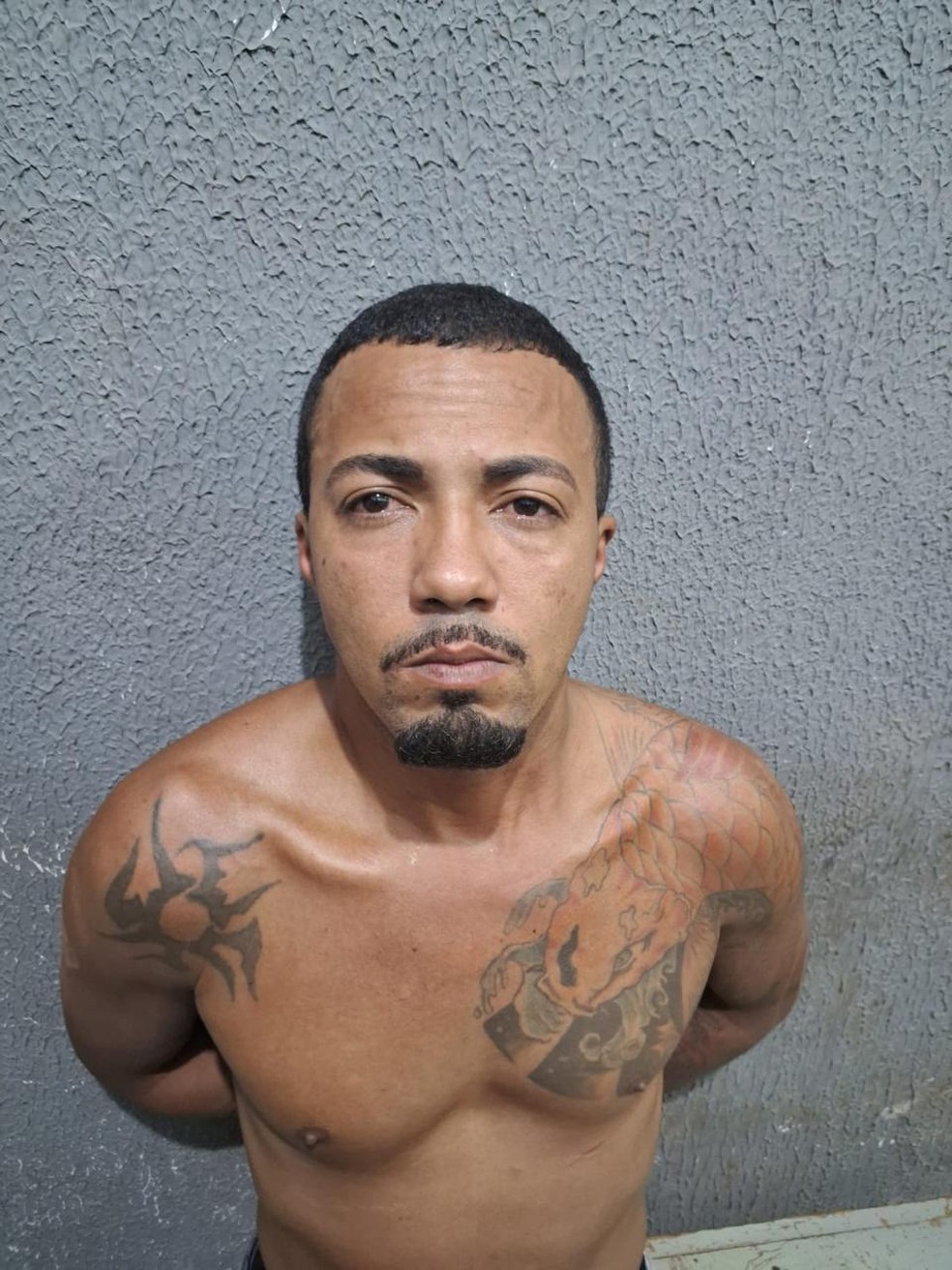 Homem é preso após manter companheira em cárcere privado, em Imperatriz — Foto: Divulgação/Polícia Militar do Maranhão