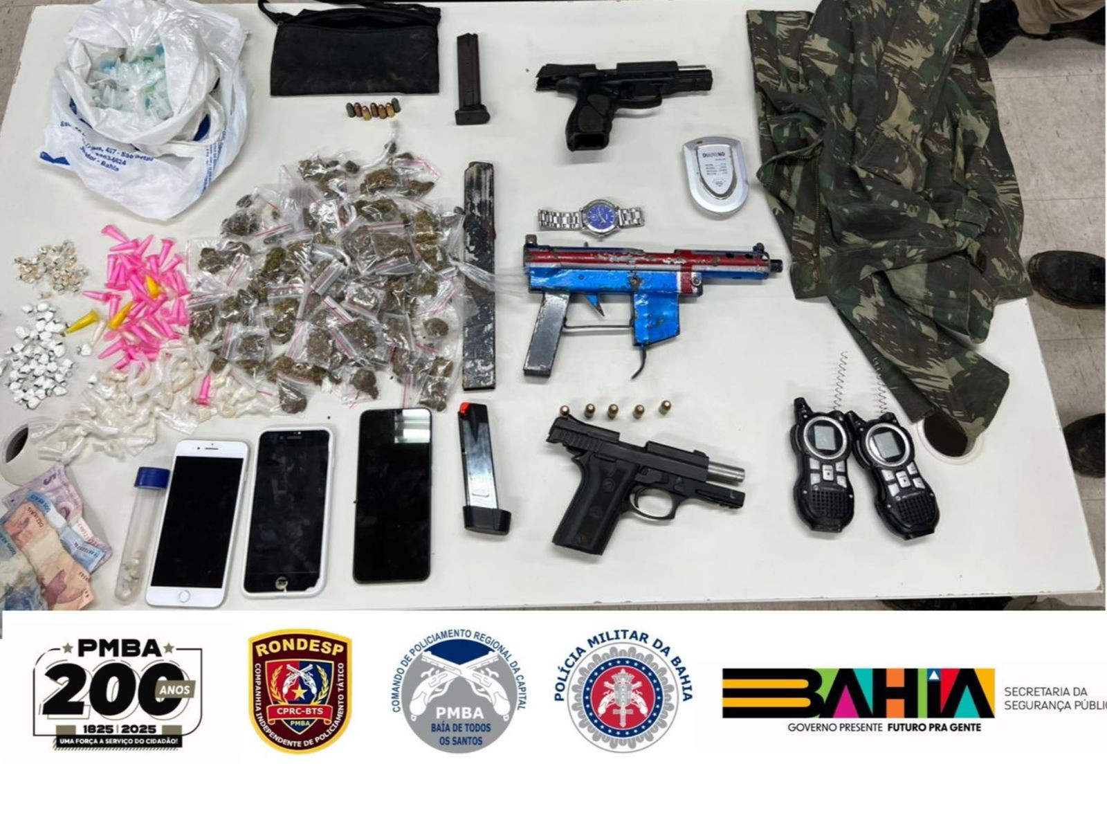 Dois morrem e três são presos após troca de tiros com a PM; suspeitos tinham submetralhadora e farda do exército brasileiro