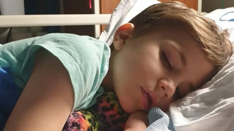 'Temi que meu filho tivesse câncer cerebral, mas ele havia sido envenenado com vitamina D'