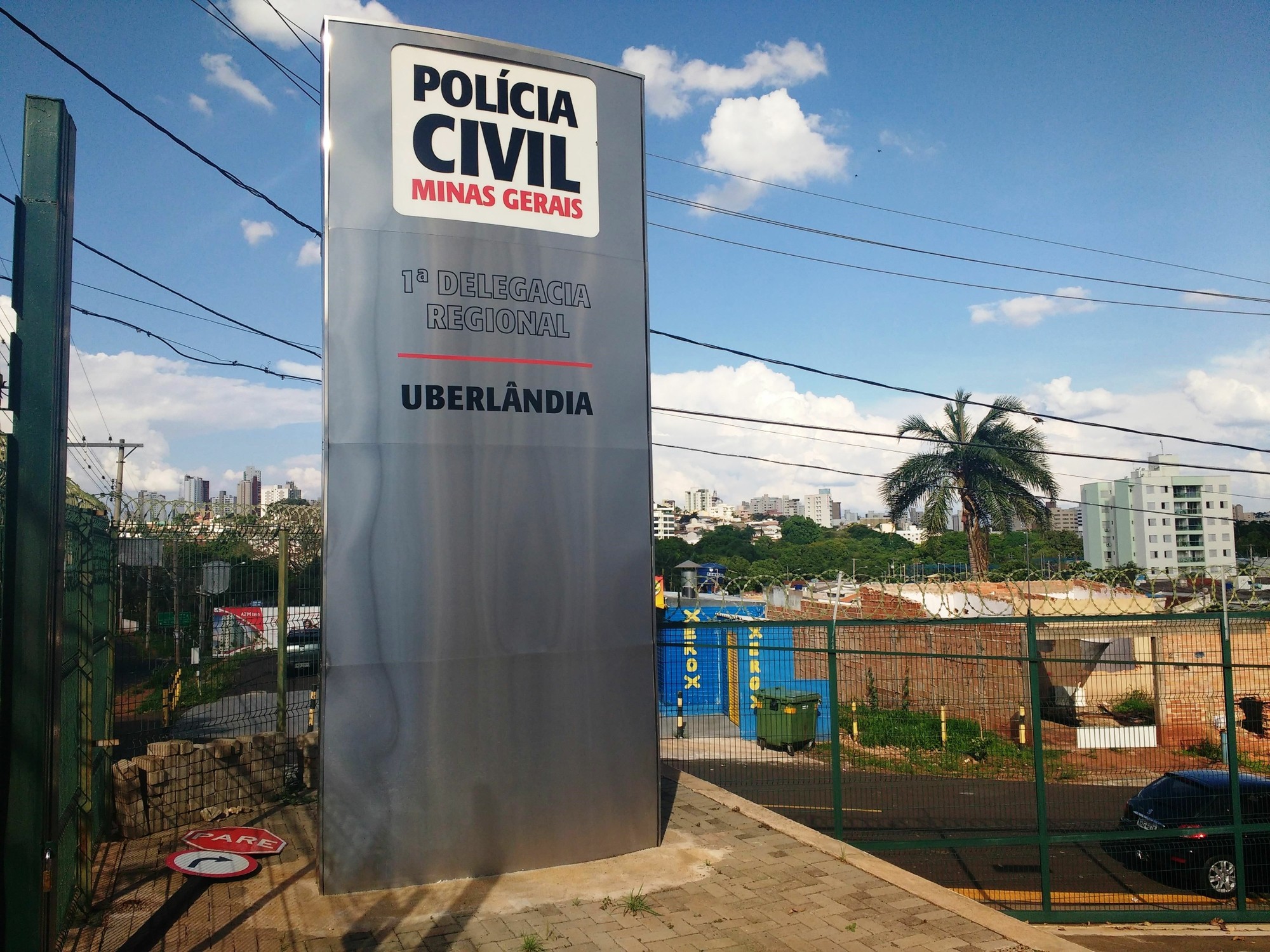 Homem é vítima de roubo violento com envolvimento da própria companheira em Uberlândia