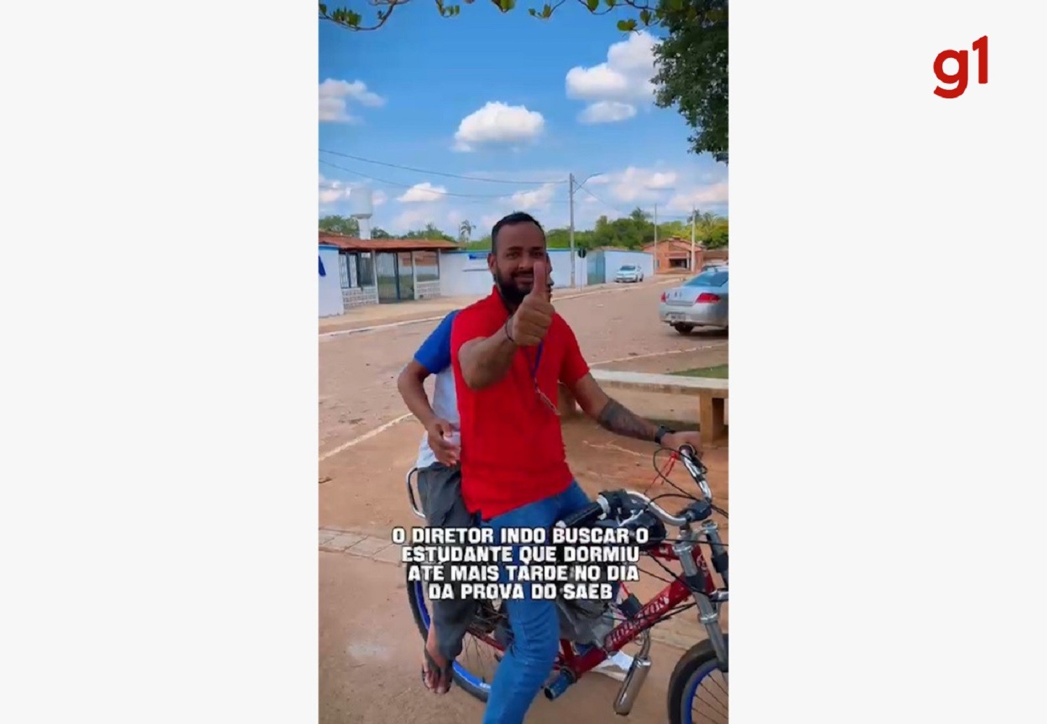 Diretor usa bicicleta motorizada para buscar aluno em casa no interior do Tocantins e vídeo viraliza: 'Ir onde for preciso'