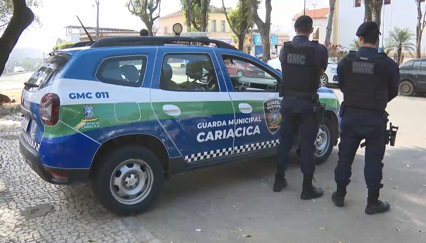 Homem morre em confronto com PM e ônibus são escoltados após ataque em Cariacica 