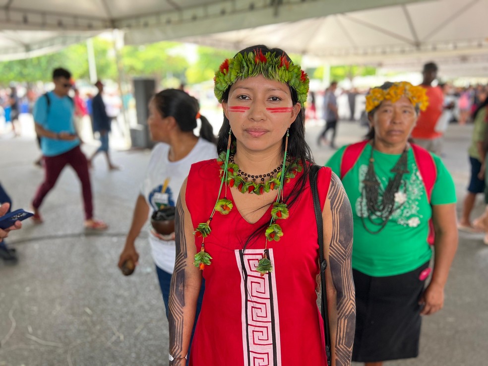 Kelliane Wapichana, 32 anos, tuxaua geral do Movimento de Mulheres Indígenas de Roraima — Foto: Caíque Rodrigues/g1 RR