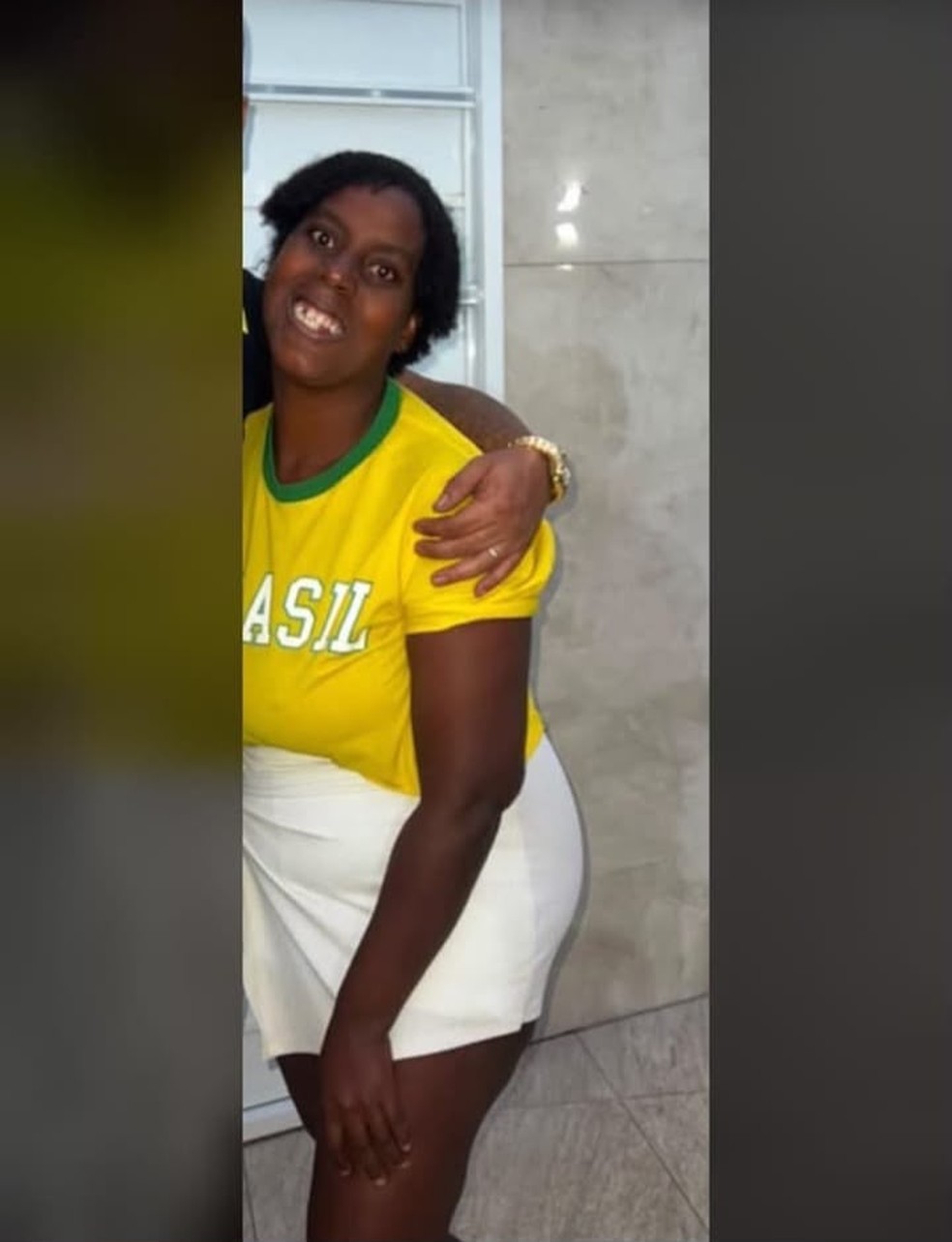 Karolaine Nascimento Neves foi morta durante um tiroteio em Cordovil, neste sábado (11) — Foto: Reprodução