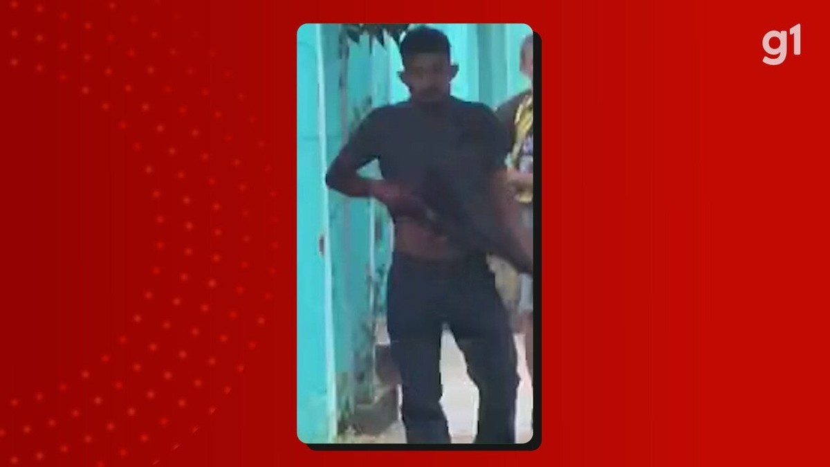 Vídeo mostra suspeitos fugindo após matar homem a facadas no Centro de Manaus